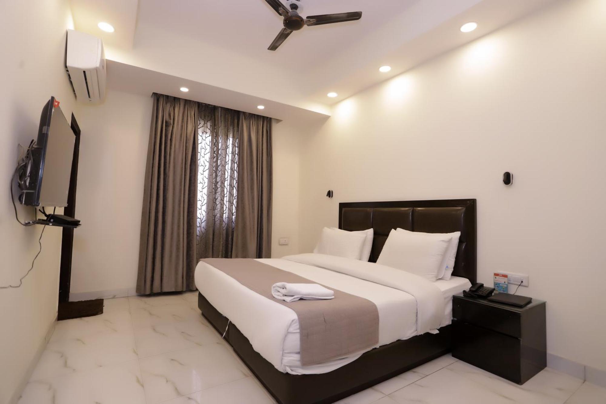 Hotel PK Residency Noida Exterior foto