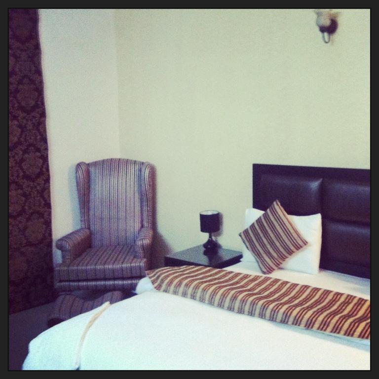 Hotel PK Residency Noida Zimmer foto